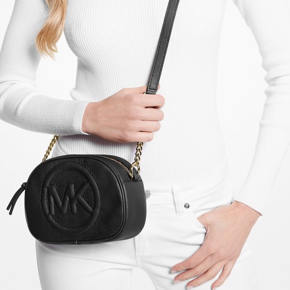 MICHAEL KORS Brynn Small Pebbled Leather Crossbody Bag - Picture 13 of 13